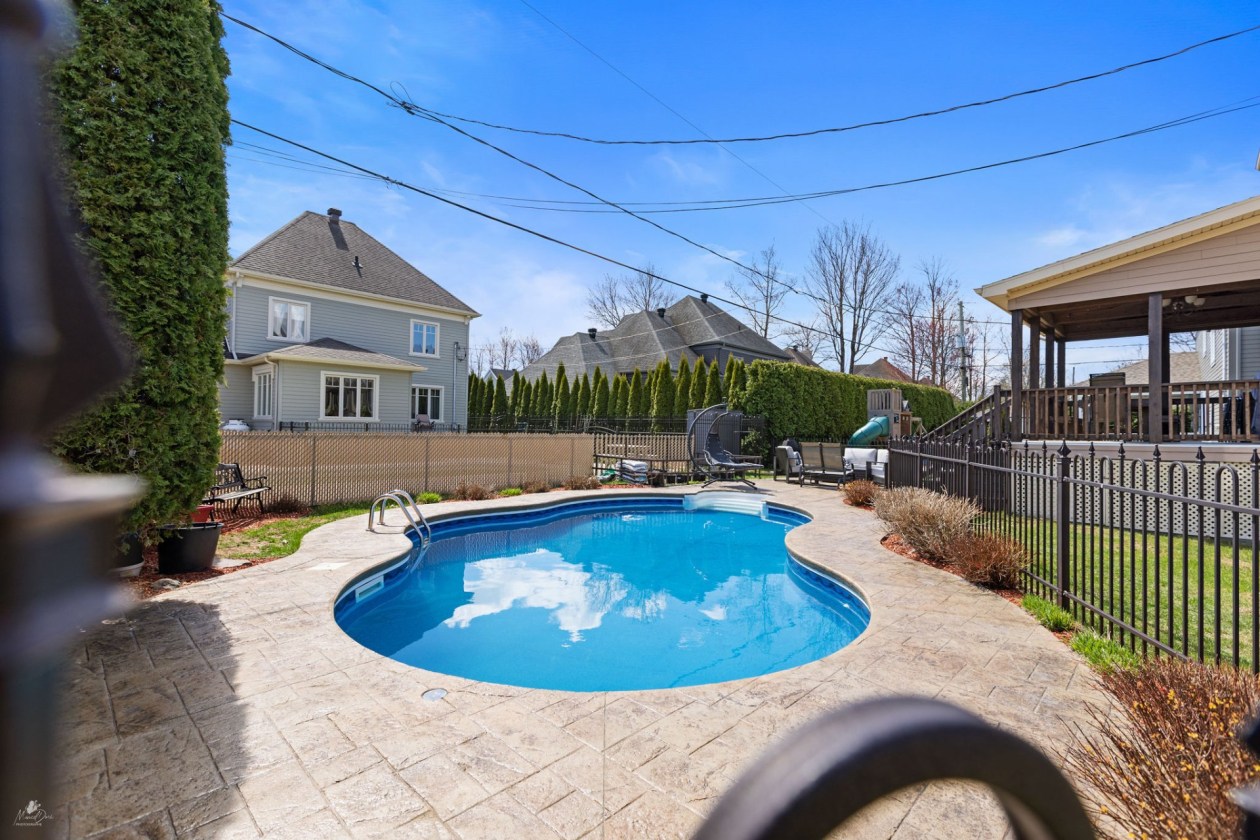 Piscine — 29, Rue des Seigneurs, Lévis (Les Chutes-de-la-Chaudière-Est), G6Z7P4, Lévis (Les Chutes-de-la-Chaudière-Est)