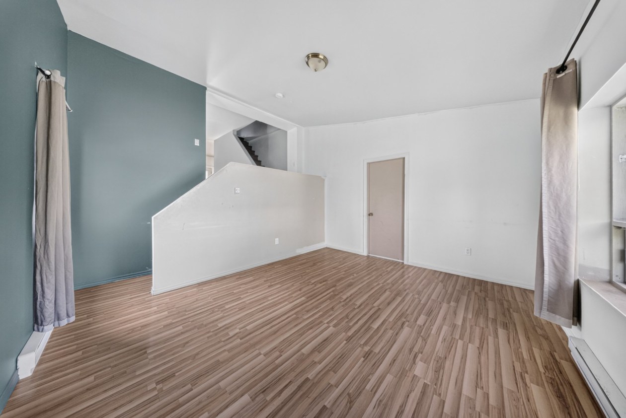 Salon — 219, Rue Principale, Audet, G0Y1A0, Audet