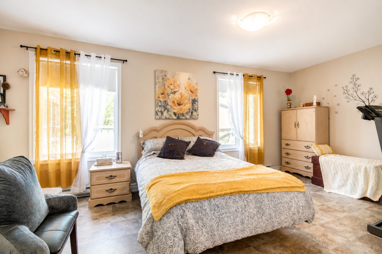 Chambre à coucher — 526, Ch. Champigny, Larouche, G0W1Z0, Larouche