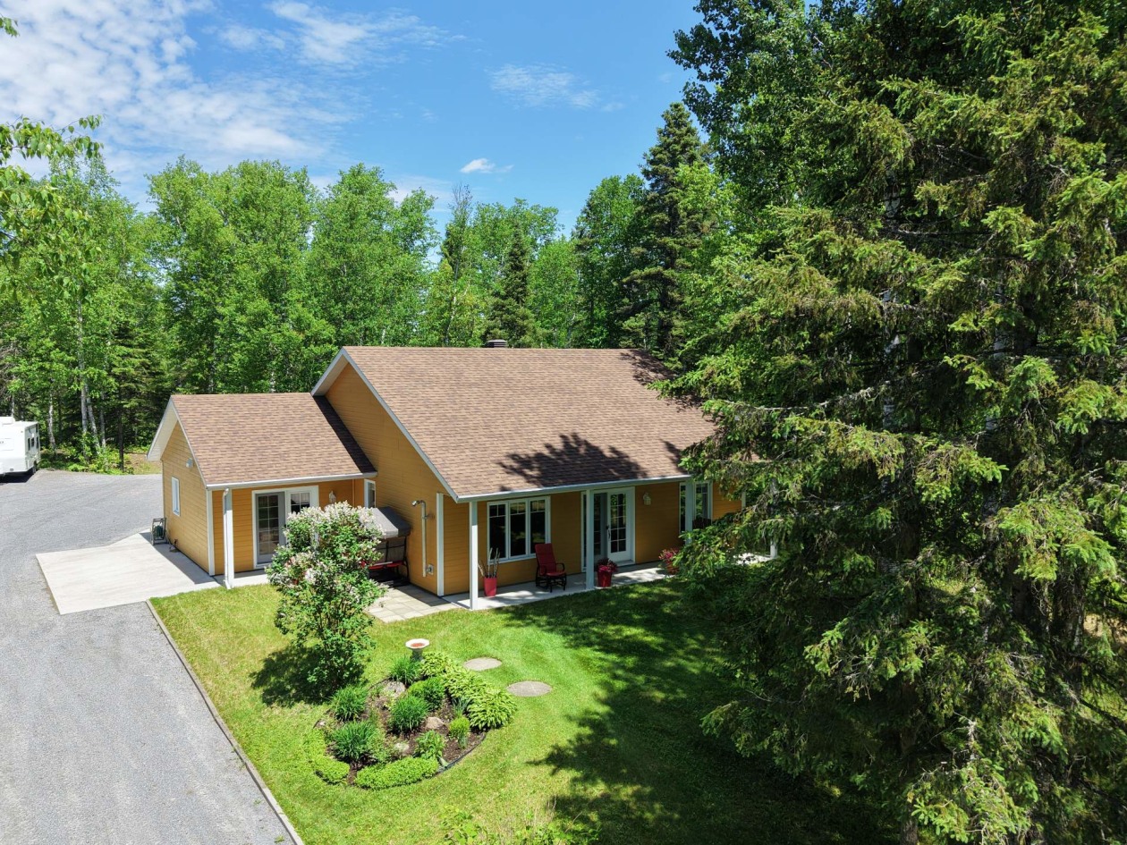 Façade — 526, Ch. Champigny, Larouche, G0W1Z0, Larouche