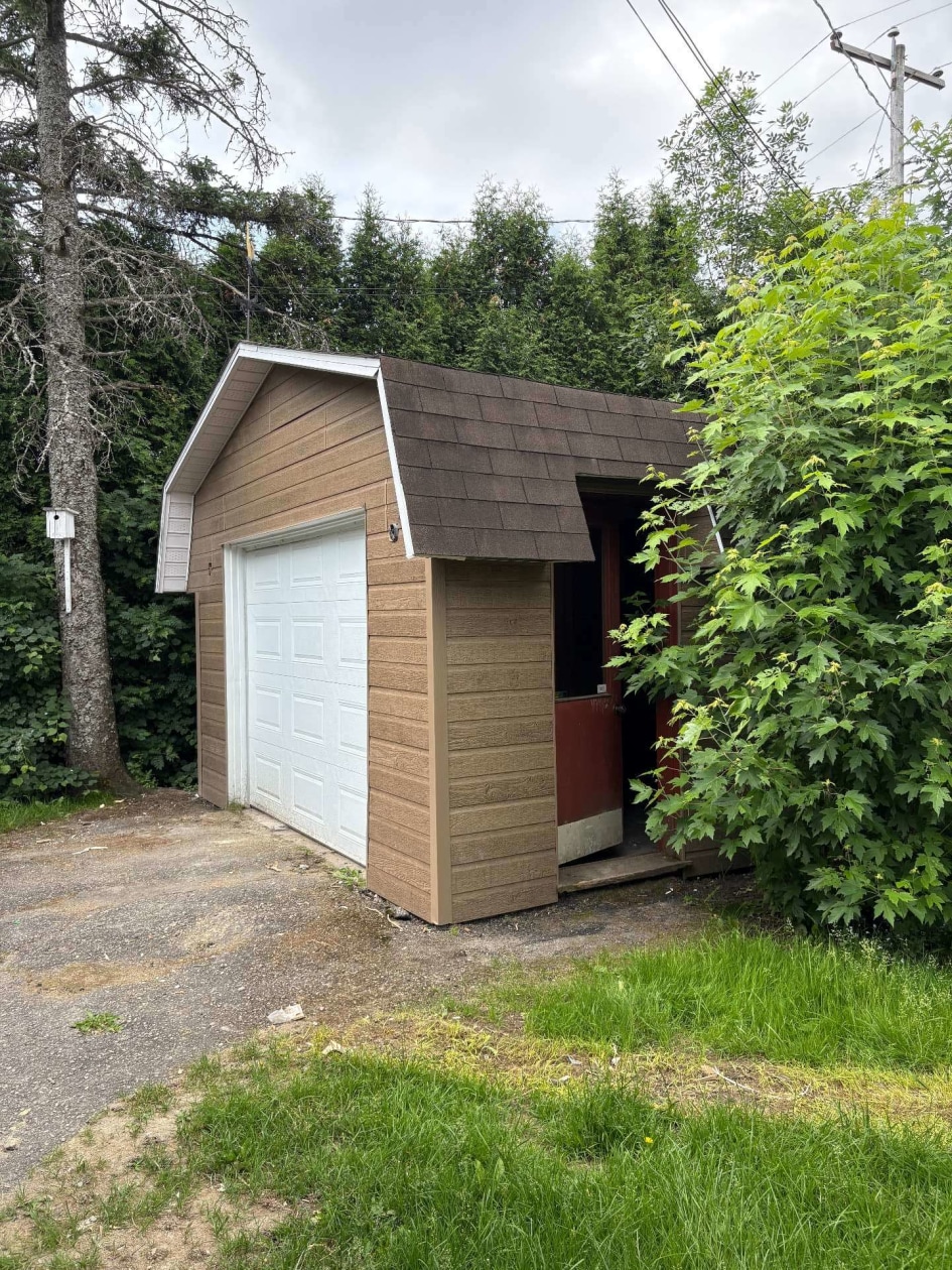 Garage — 209, Rue Mézy, Saguenay (Chicoutimi), G7G1J6, Saguenay (Chicoutimi)