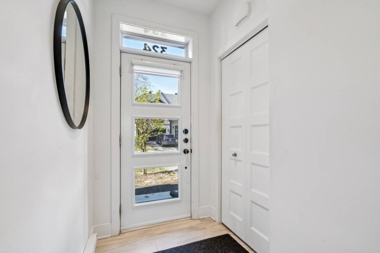 Hall d'entrée — 324, Crois. Corno, Boisbriand, J7G0B3, Boisbriand