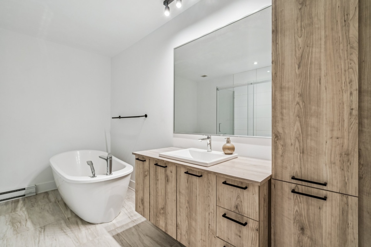 Salle de bains — 324, Crois. Corno, Boisbriand, J7G0B3, Boisbriand