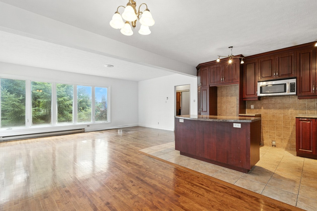 Salle à manger — 7, Rue Tremblay, Châteauguay, J6J3N3, Châteauguay