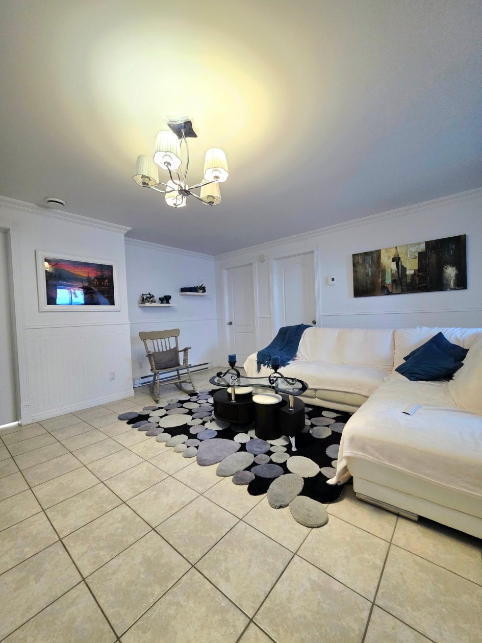 Salon — 111, Route 132 E., Sainte-Luce, G0K1P0, Sainte-Luce