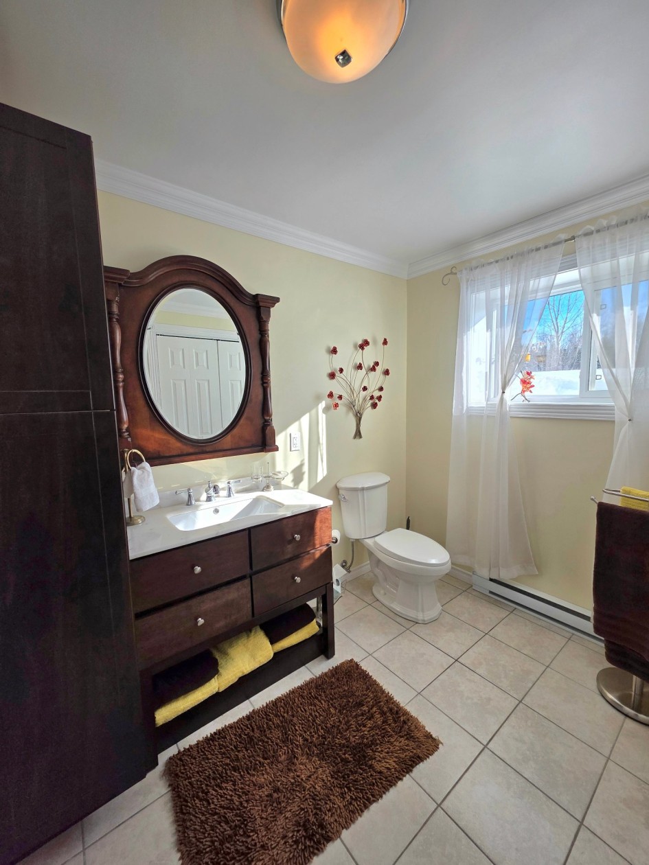 Salle de bains — 111, Route 132 E., Sainte-Luce, G0K1P0, Sainte-Luce