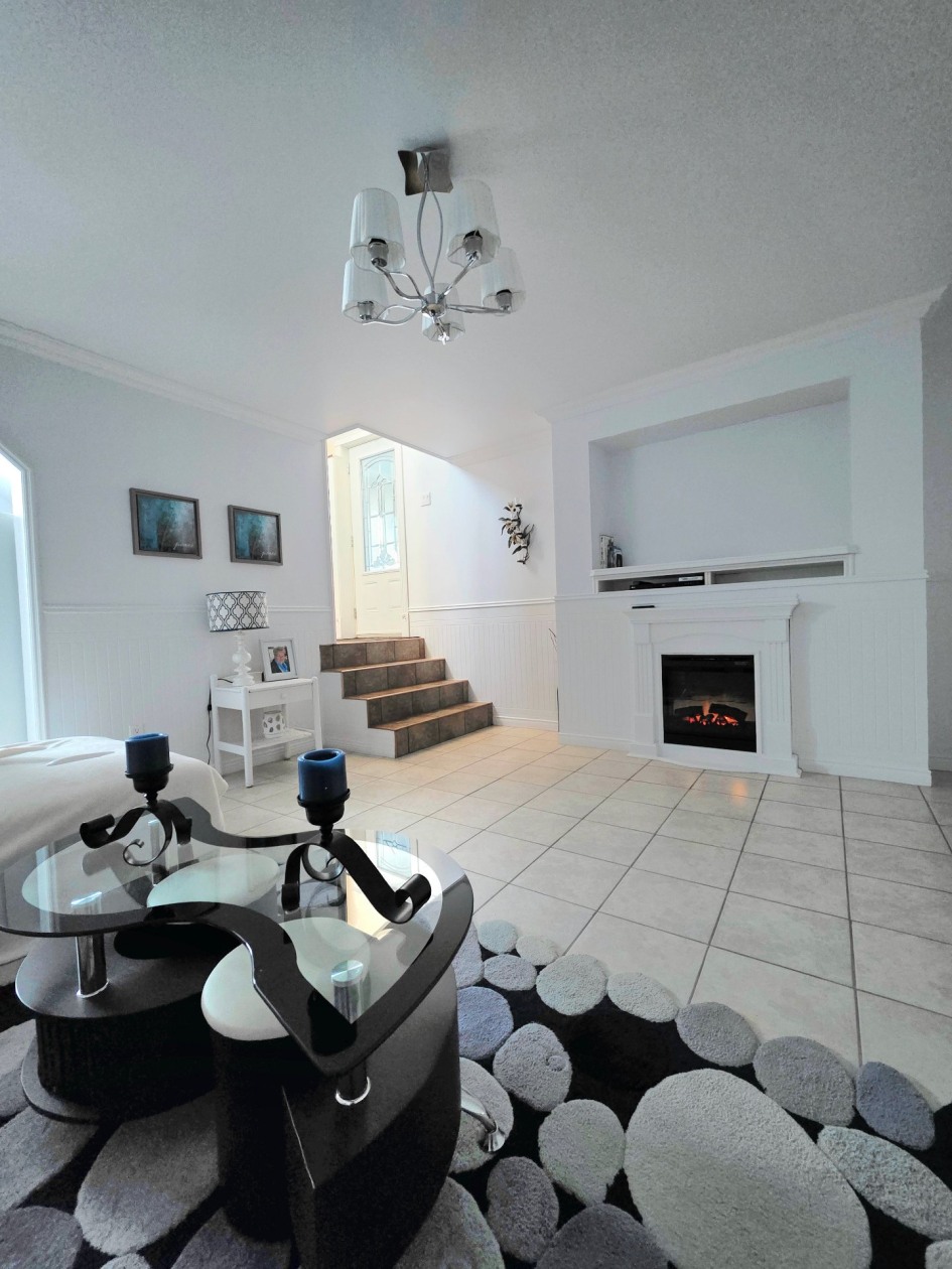 Salon — 111, Route 132 E., Sainte-Luce, G0K1P0, Sainte-Luce