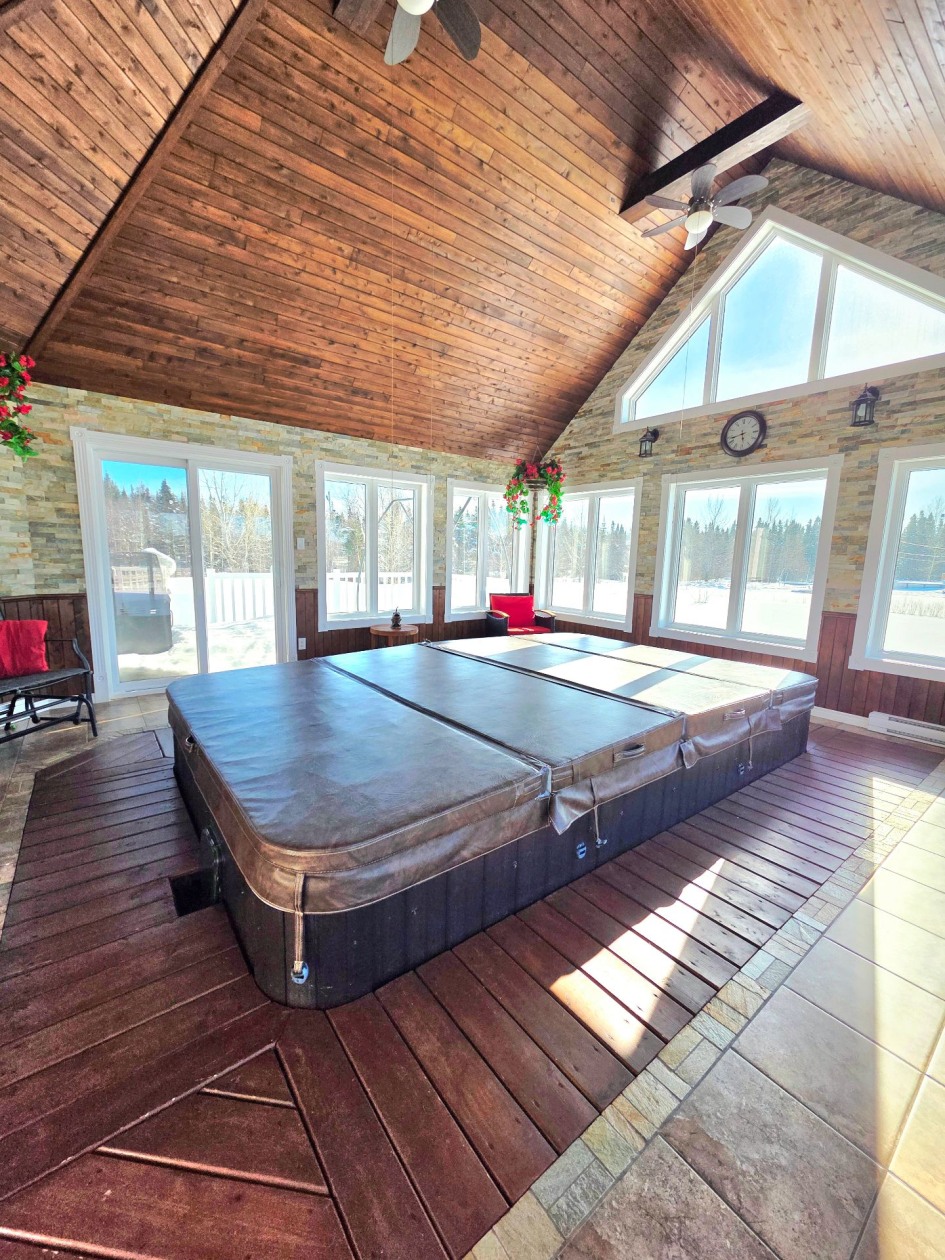 Verrière — 111, Route 132 E., Sainte-Luce, G0K1P0, Sainte-Luce