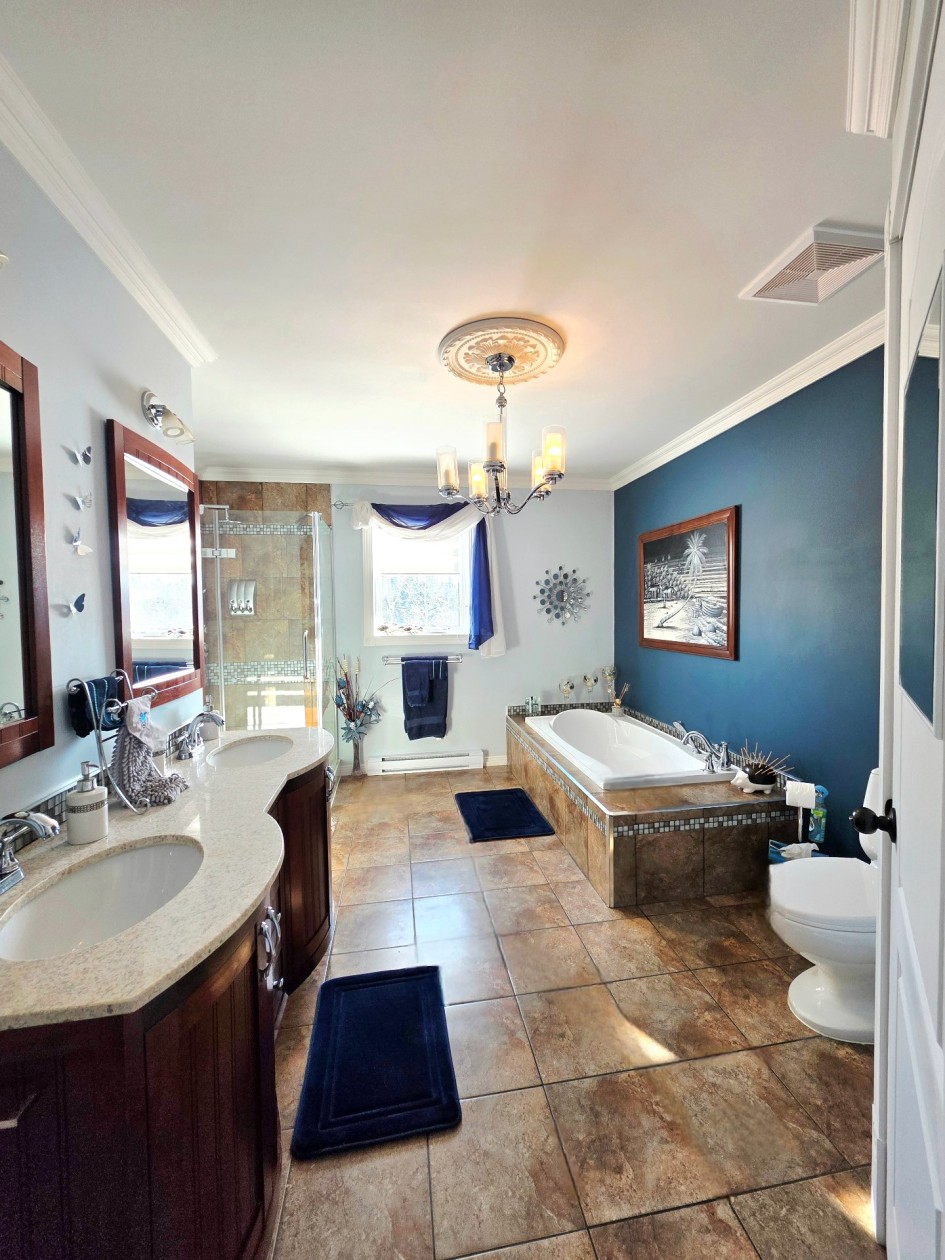 Salle de bains — 111, Route 132 E., Sainte-Luce, G0K1P0, Sainte-Luce