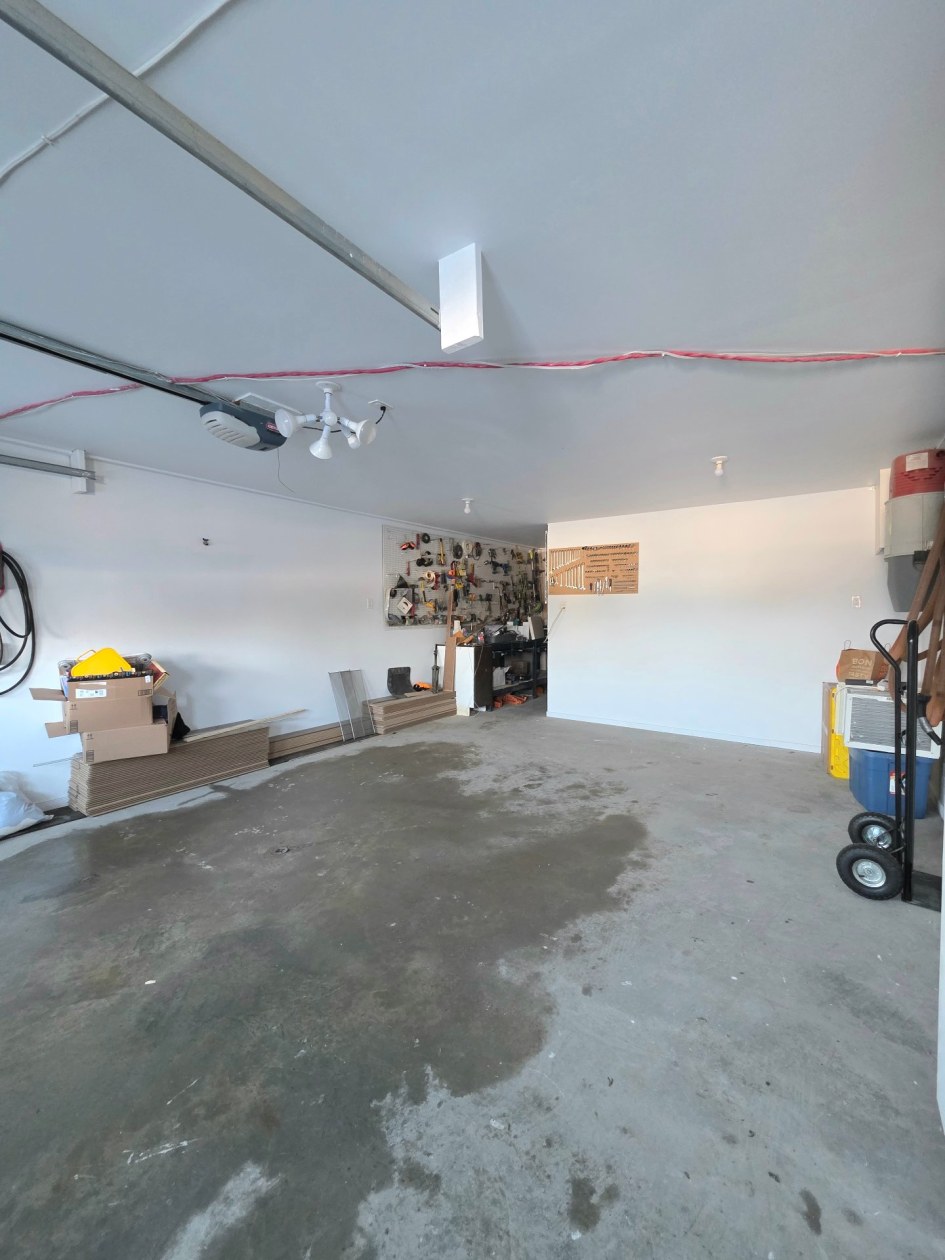 Garage — 111, Route 132 E., Sainte-Luce, G0K1P0, Sainte-Luce