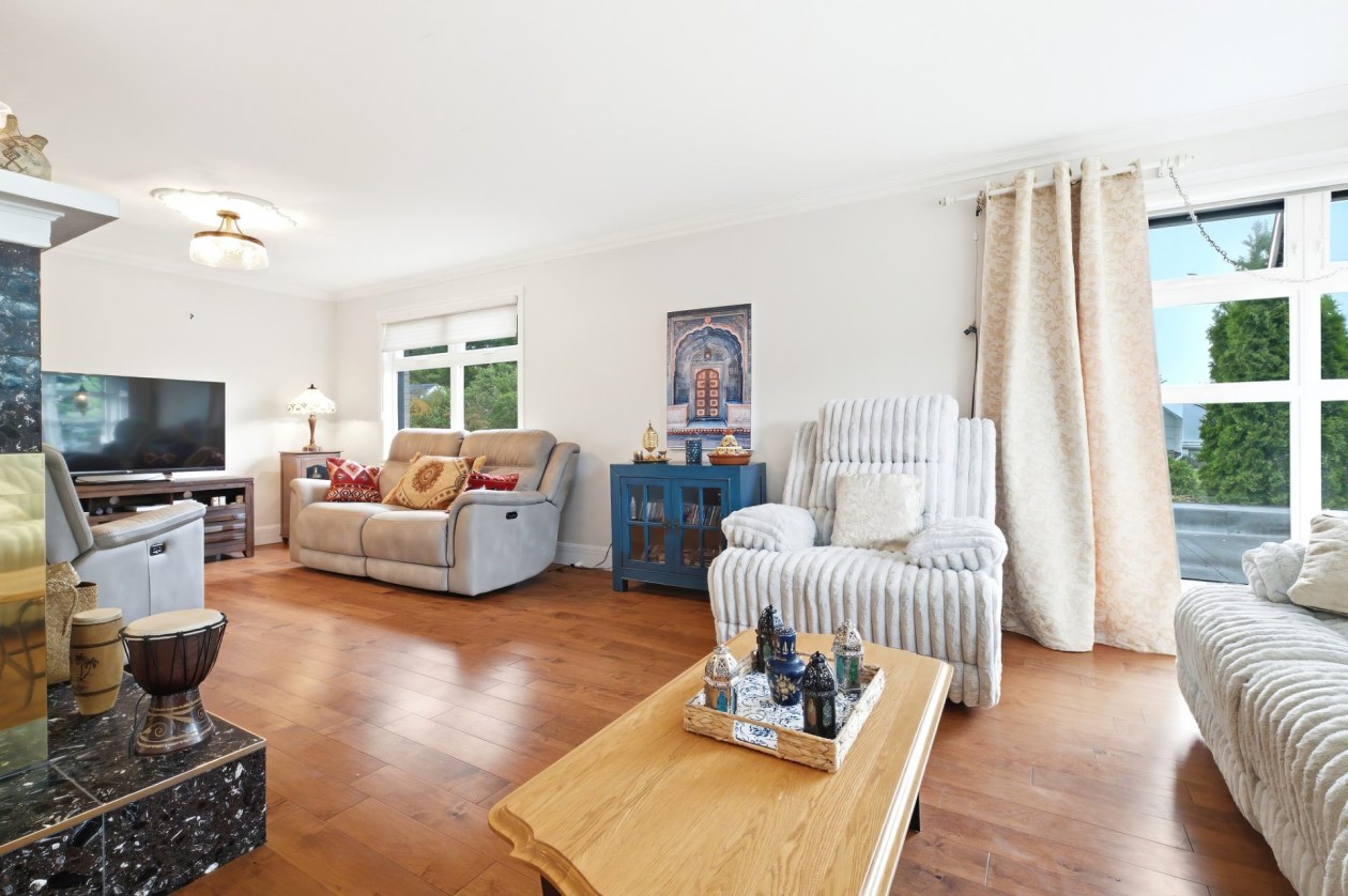 Salon — 504, Boul. Talbot, Saguenay (Chicoutimi), G7H4A2, Saguenay (Chicoutimi)