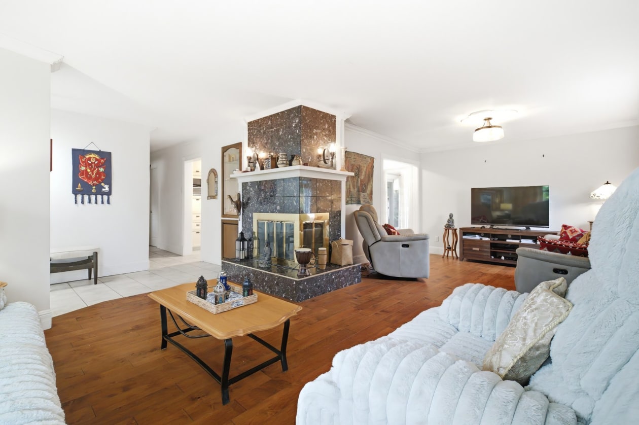 Salon — 504, Boul. Talbot, Saguenay (Chicoutimi), G7H4A2, Saguenay (Chicoutimi)