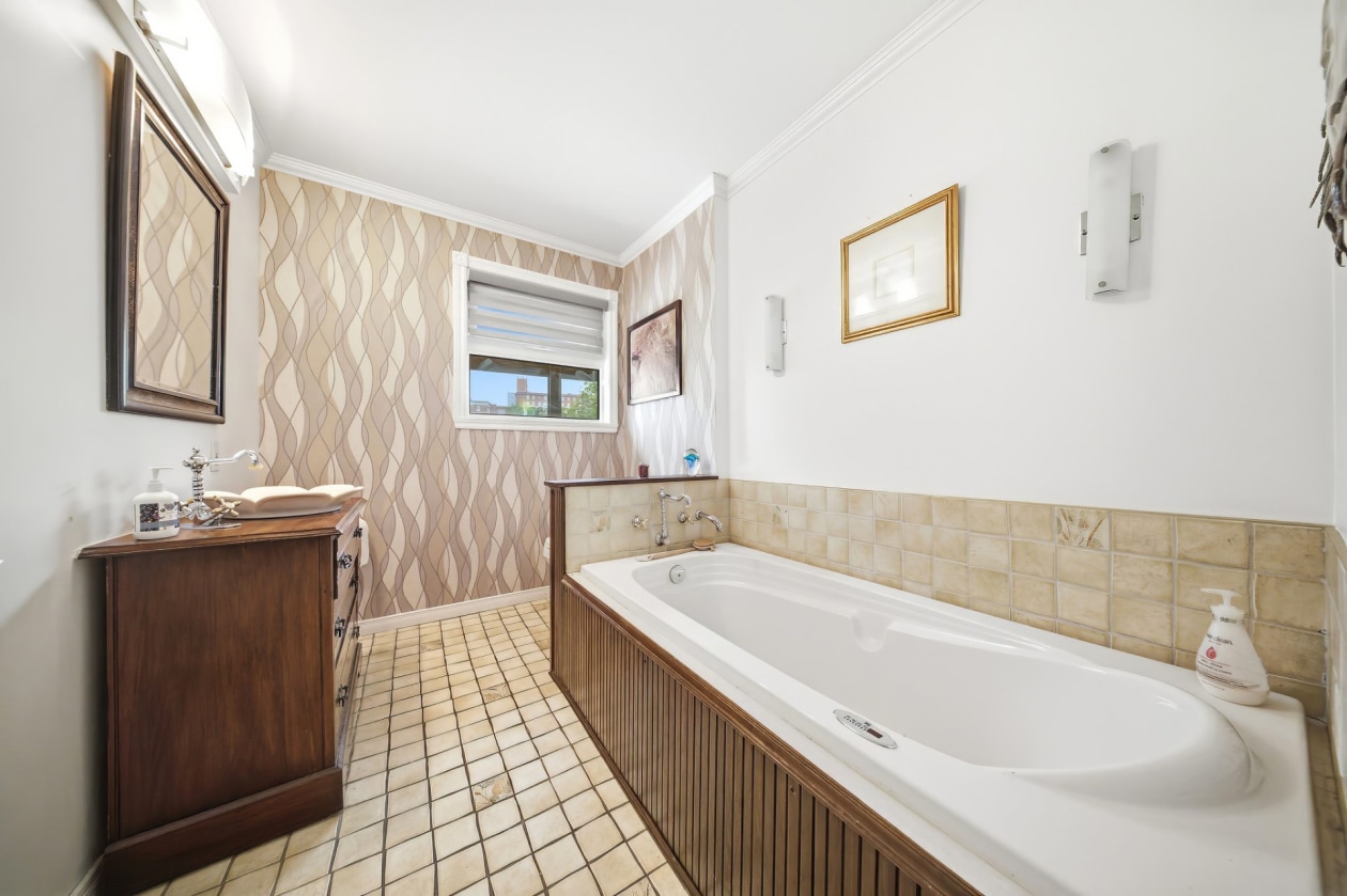 Salle de bains — 504, Boul. Talbot, Saguenay (Chicoutimi), G7H4A2, Saguenay (Chicoutimi)