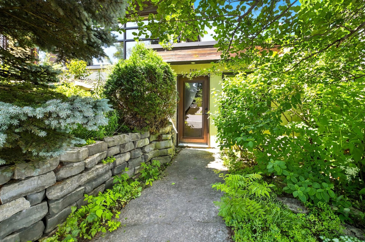 Bureau — 504, Boul. Talbot, Saguenay (Chicoutimi), G7H4A2, Saguenay (Chicoutimi)
