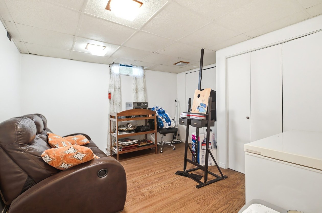 Bureau — 504, Boul. Talbot, Saguenay (Chicoutimi), G7H4A2, Saguenay (Chicoutimi)