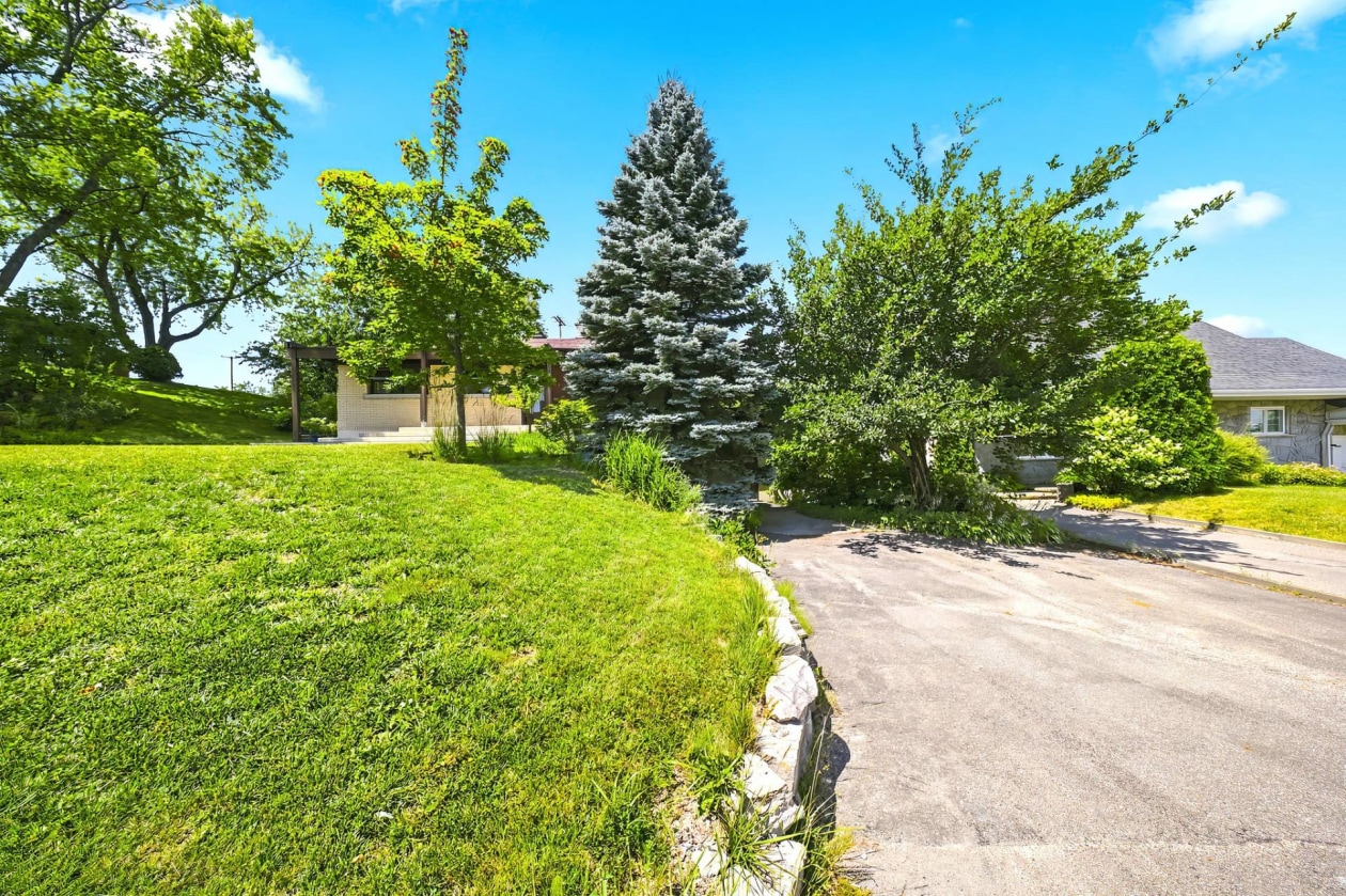 Bureau — 504, Boul. Talbot, Saguenay (Chicoutimi), G7H4A2, Saguenay (Chicoutimi)