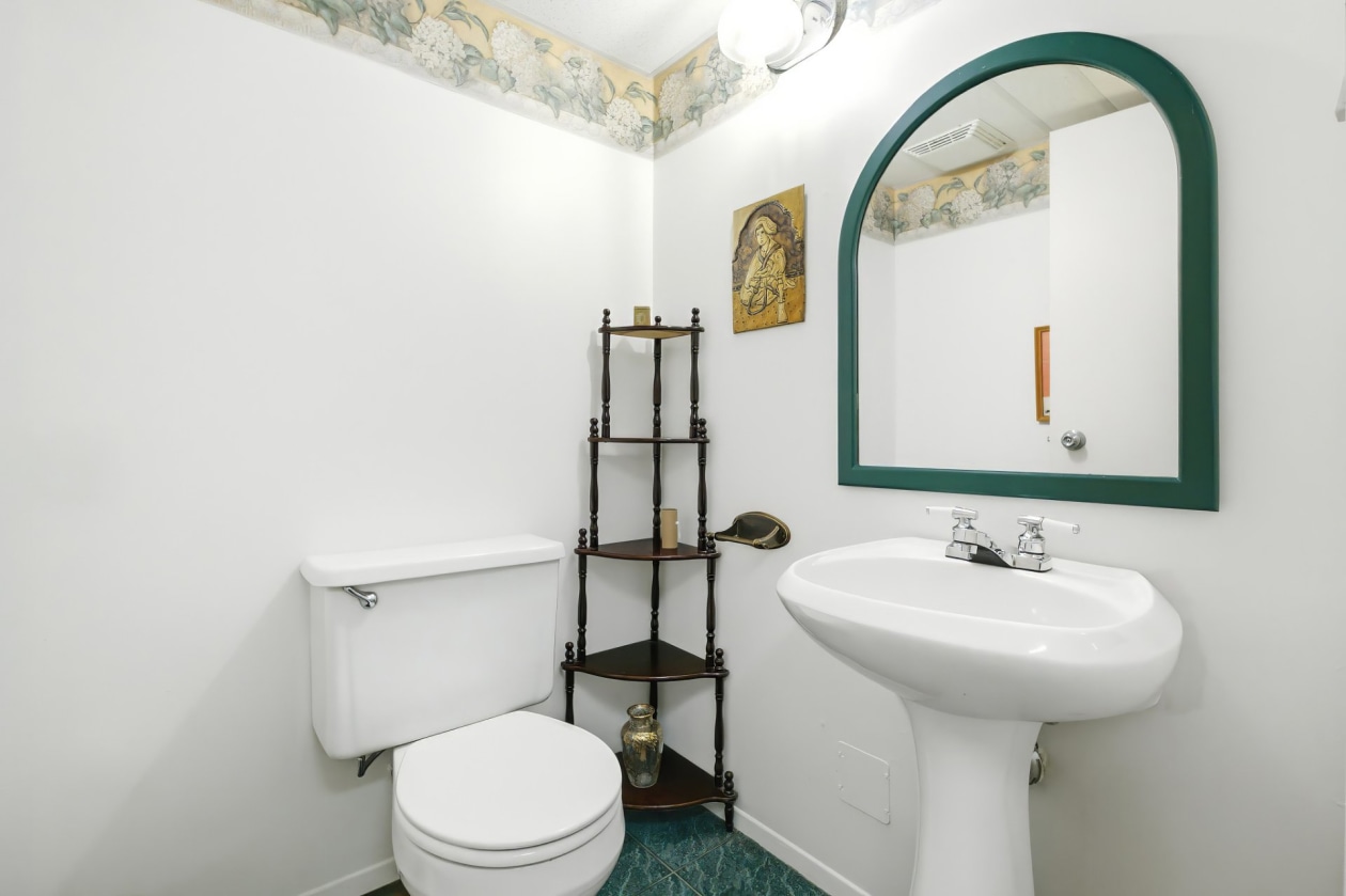 Salle d'eau — 504, Boul. Talbot, Saguenay (Chicoutimi), G7H4A2, Saguenay (Chicoutimi)