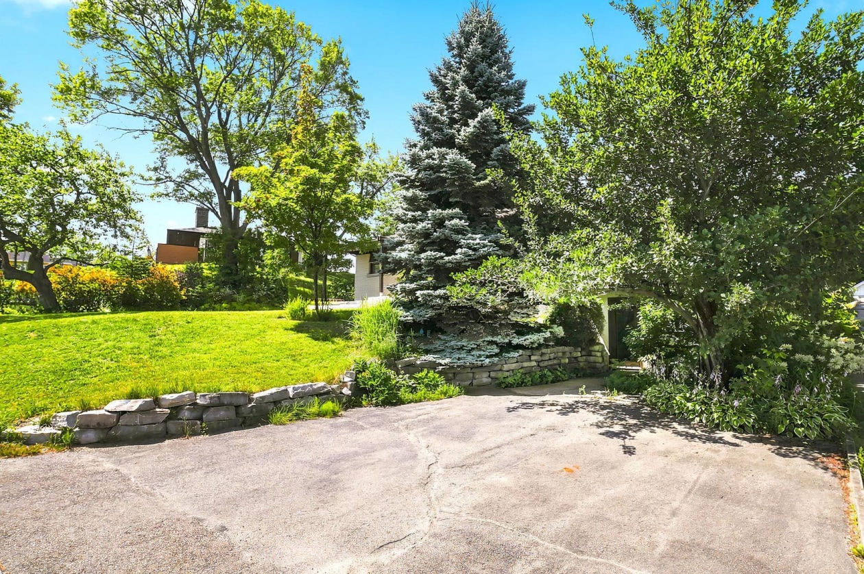 Bureau — 504, Boul. Talbot, Saguenay (Chicoutimi), G7H4A2, Saguenay (Chicoutimi)