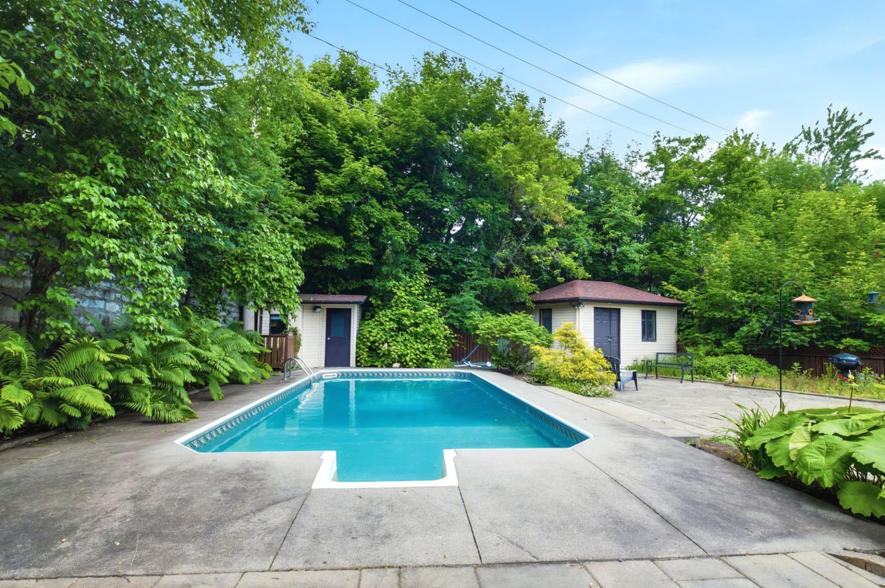 Piscine — 504, Boul. Talbot, Saguenay (Chicoutimi), G7H4A2, Saguenay (Chicoutimi)