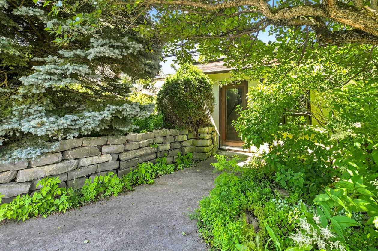 Bureau — 504, Boul. Talbot, Saguenay (Chicoutimi), G7H4A2, Saguenay (Chicoutimi)