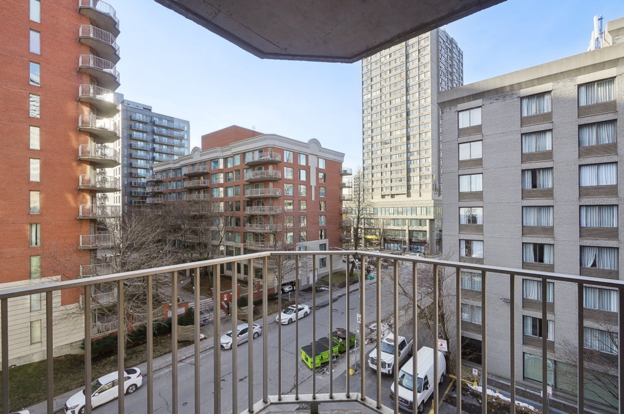 Balcon — 1077, Rue St-Mathieu, 761, Montréal (Ville-Marie), H3H2S4, Montréal (Ville-Marie)
