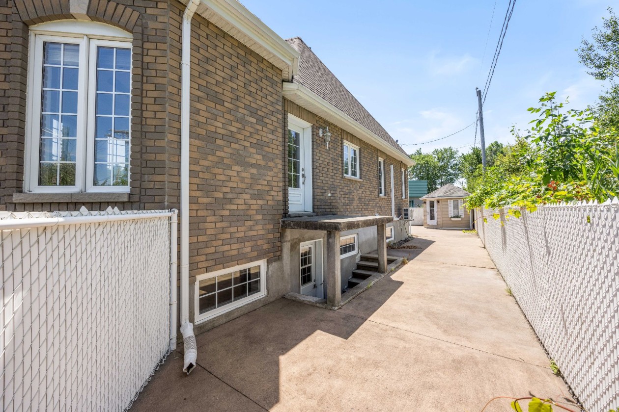 Cour — 1220, Mtée du Moulin, Laval (Saint-François), H7A2A3, Laval (Saint-François)