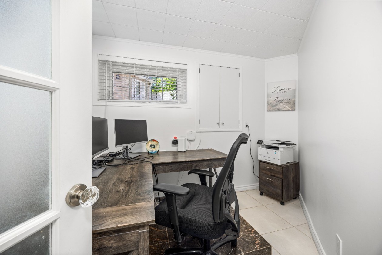 Bureau — 1220, Mtée du Moulin, Laval (Saint-François), H7A2A3, Laval (Saint-François)