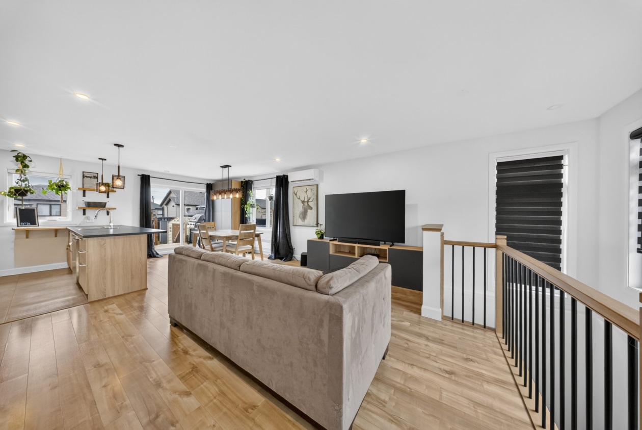 Salon — 2315, Rue Offenbach, Drummondville, J2B1W6, Drummondville