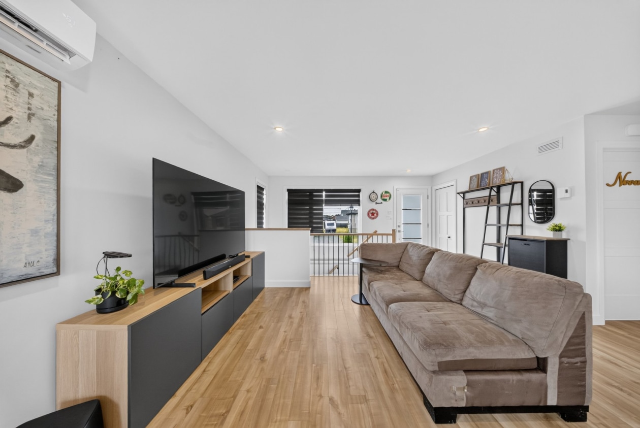 Salon — 2315, Rue Offenbach, Drummondville, J2B1W6, Drummondville