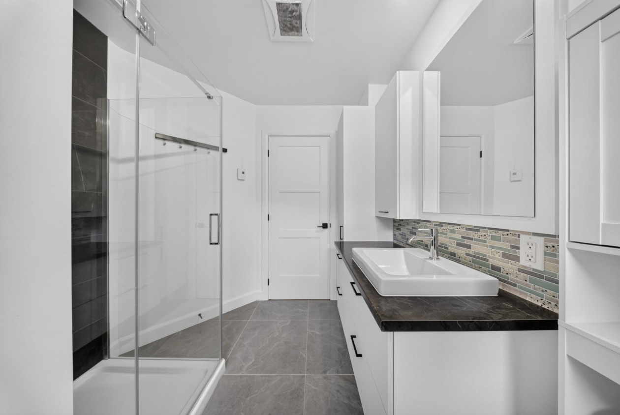 Salle de bains — 2315, Rue Offenbach, Drummondville, J2B1W6, Drummondville