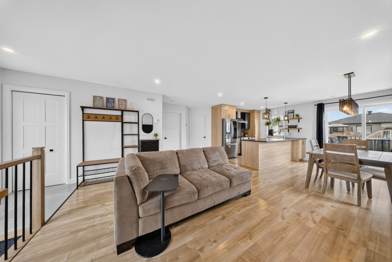 Salon — 2315, Rue Offenbach, Drummondville, J2B1W6, Drummondville