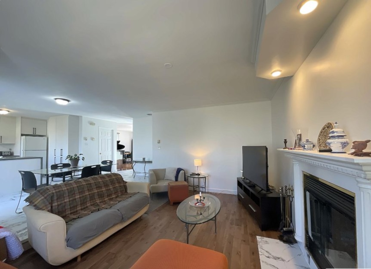 Salle familiale — 2, Crois. Léo-Paul-Desrosiers, Notre-Dame-de-l'Île-Perrot, J7W1S9, Notre-Dame-de-l'Île-Perrot