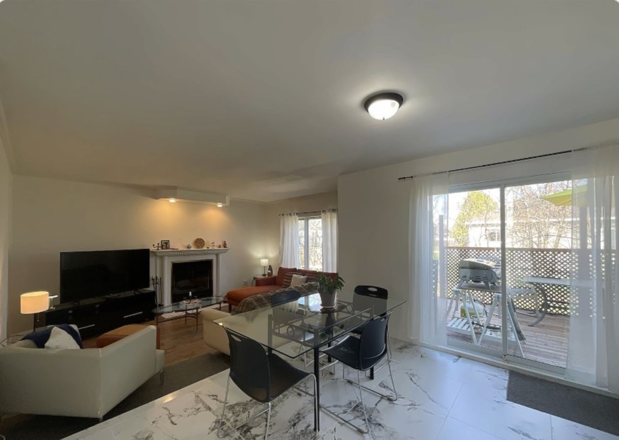 Salle familiale — 2, Crois. Léo-Paul-Desrosiers, Notre-Dame-de-l'Île-Perrot, J7W1S9, Notre-Dame-de-l'Île-Perrot
