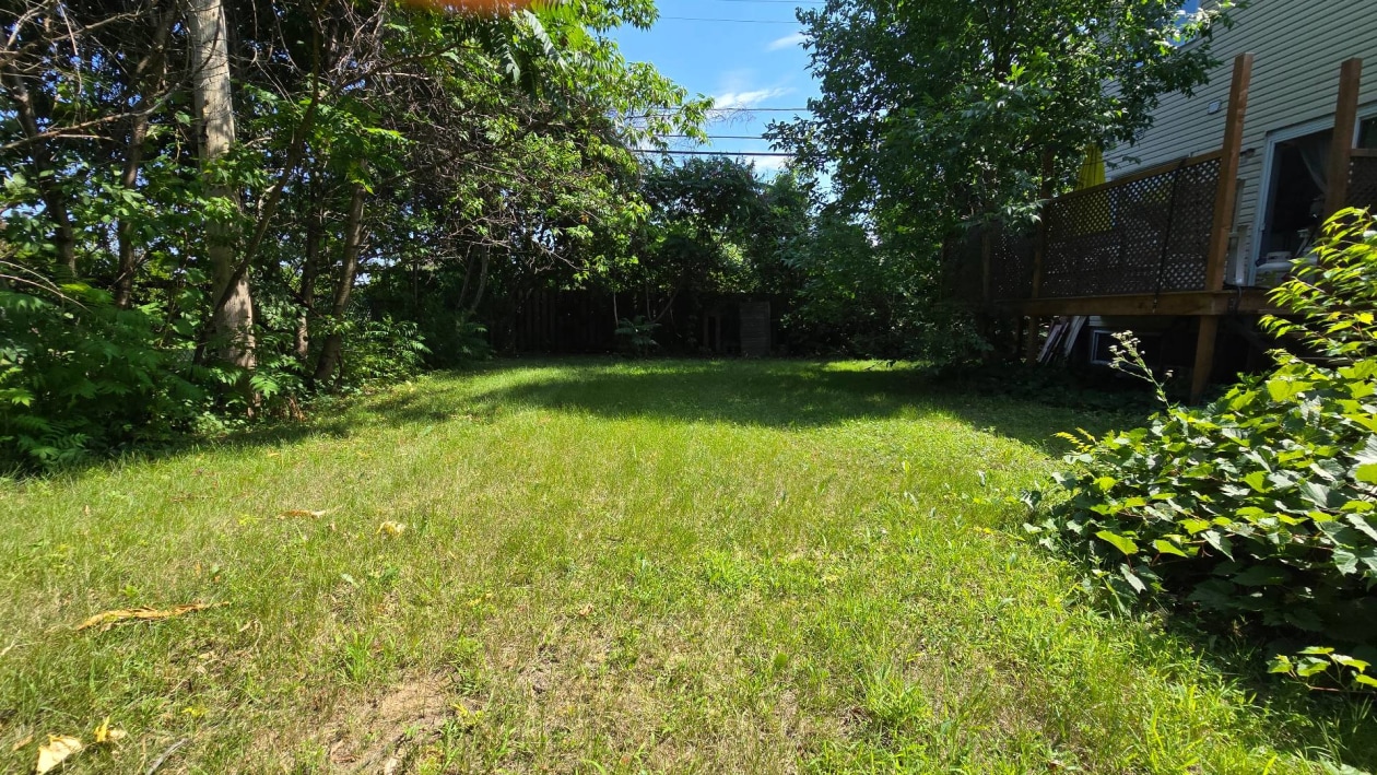 Cour — 2, Crois. Léo-Paul-Desrosiers, Notre-Dame-de-l'Île-Perrot, J7W1S9, Notre-Dame-de-l'Île-Perrot