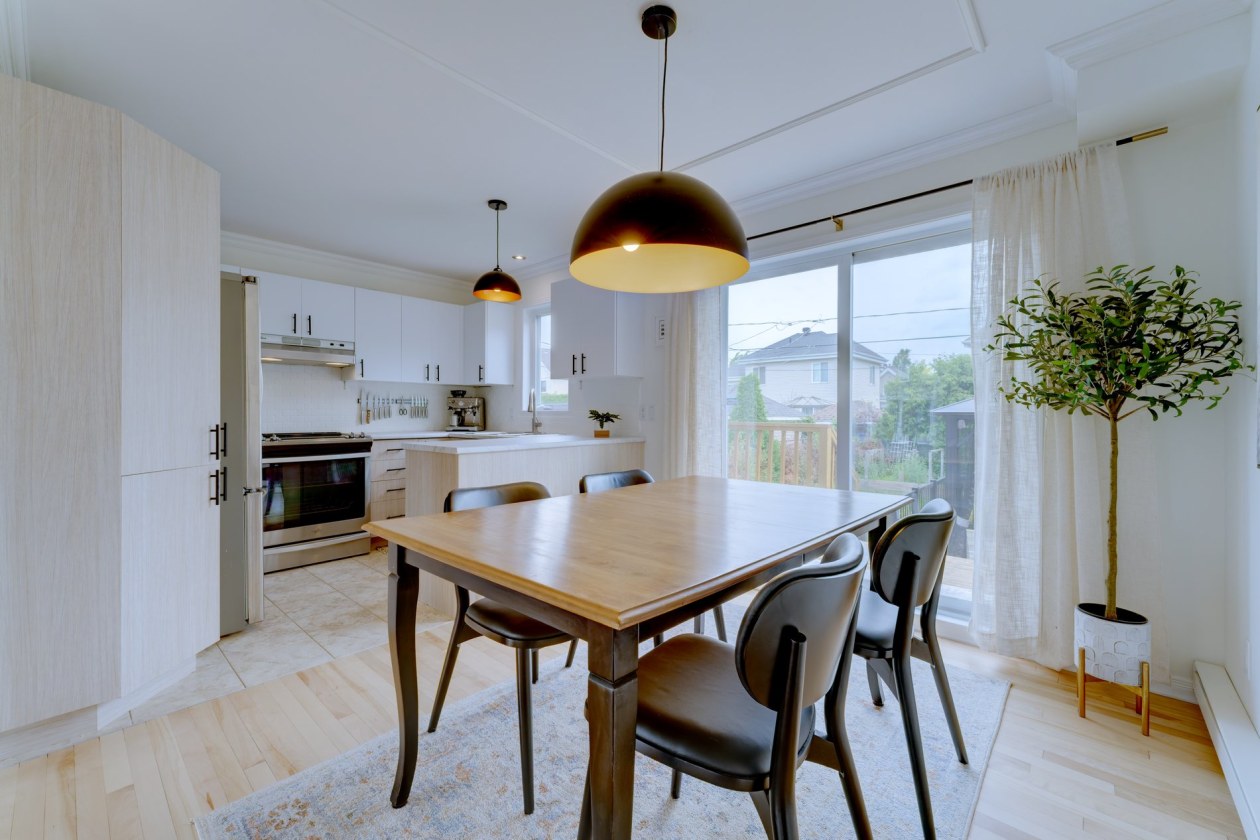 Salle à manger — 141, Mtée des Trinitaires, Saint-Basile-le-Grand, J3N1T9, Saint-Basile-le-Grand