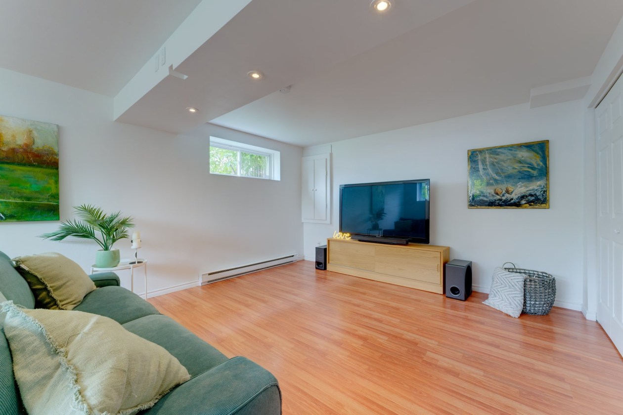 Salle familiale — 141, Mtée des Trinitaires, Saint-Basile-le-Grand, J3N1T9, Saint-Basile-le-Grand