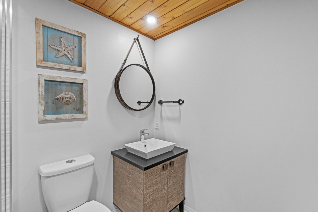 Salle de bains — 782, Rue Principale, 146, Saint-Sauveur, J0R1R2, Saint-Sauveur
