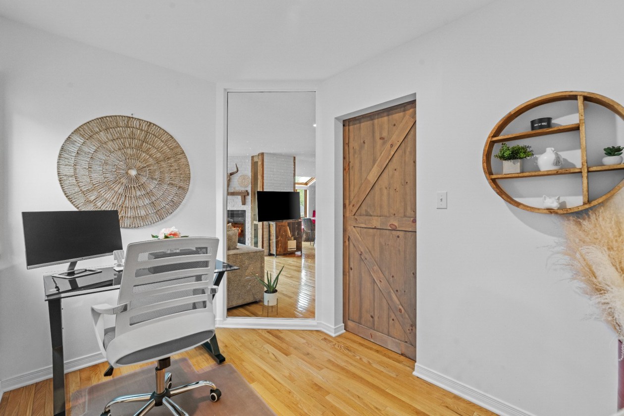 Bureau — 782, Rue Principale, 146, Saint-Sauveur, J0R1R2, Saint-Sauveur