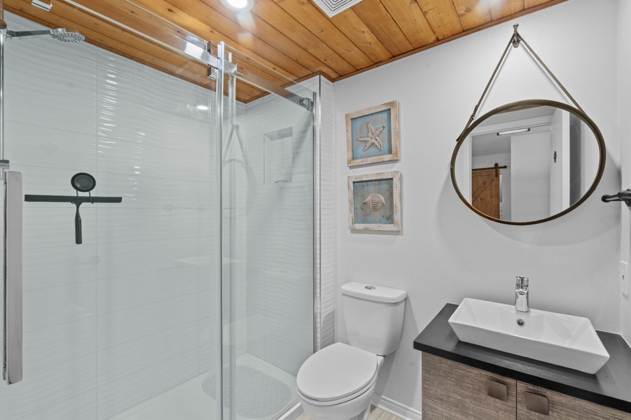 Salle de bains — 782, Rue Principale, 146, Saint-Sauveur, J0R1R2, Saint-Sauveur