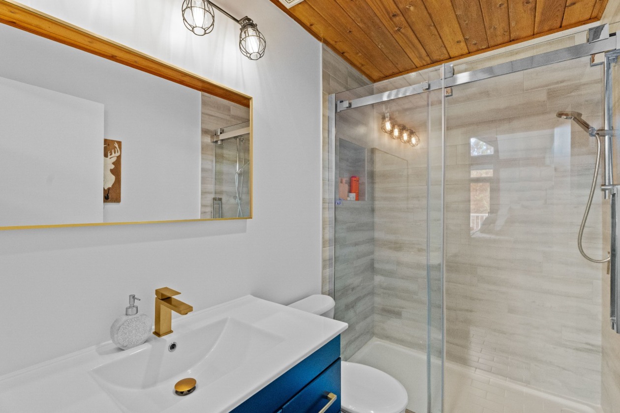 Salle de bains — 782, Rue Principale, 146, Saint-Sauveur, J0R1R2, Saint-Sauveur