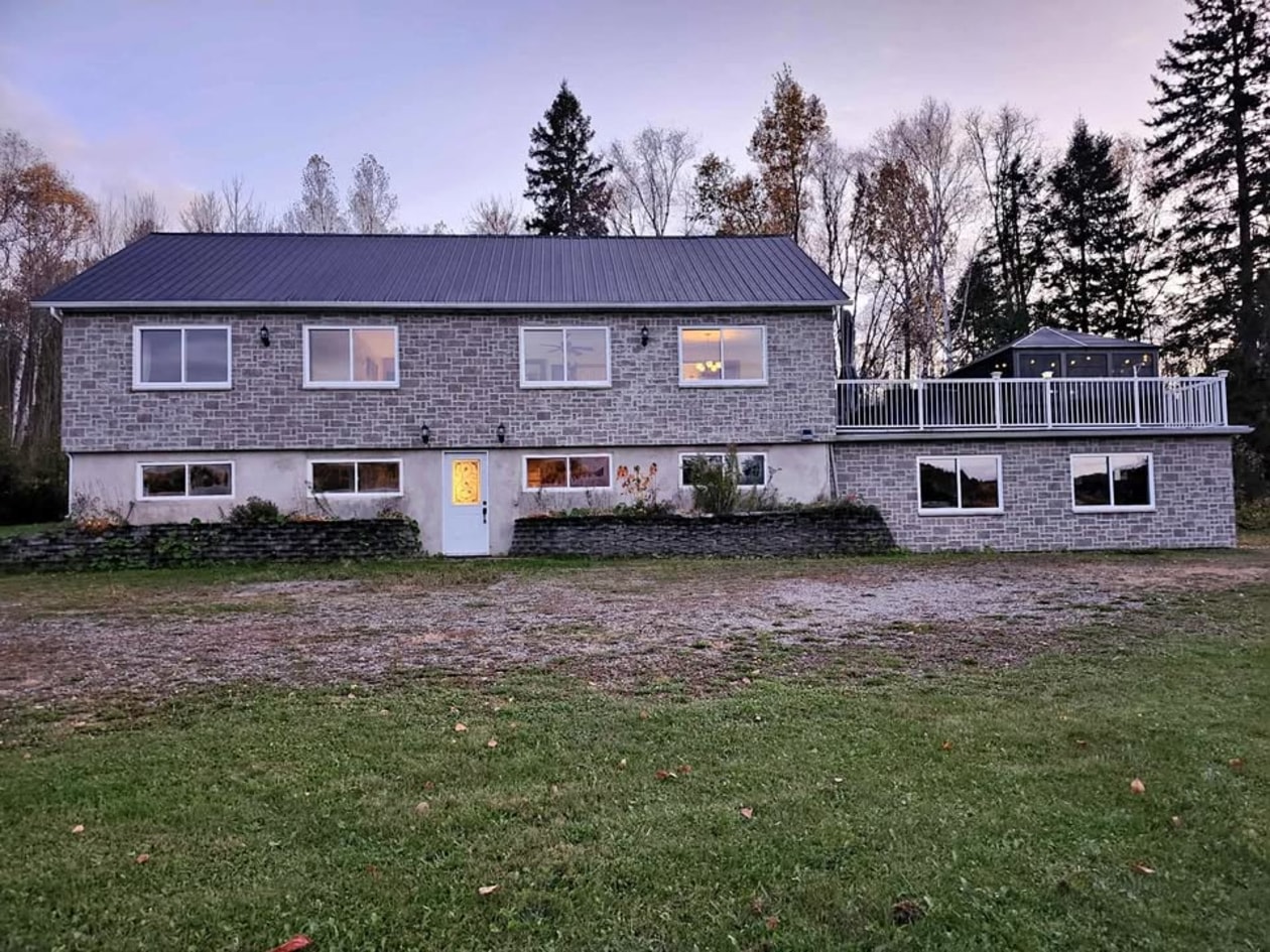 7801 Chem. Brassard — photo 1