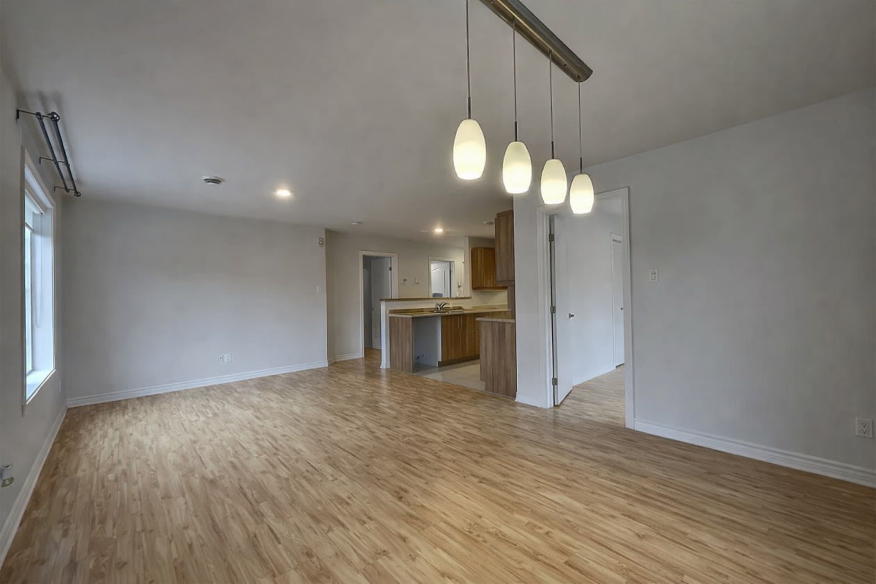 Salon — 671 Chemin de la Rivière, 201, Sainte-Agathe-des-Monts, J8C 0X9, Sainte-Agathe-des-Monts