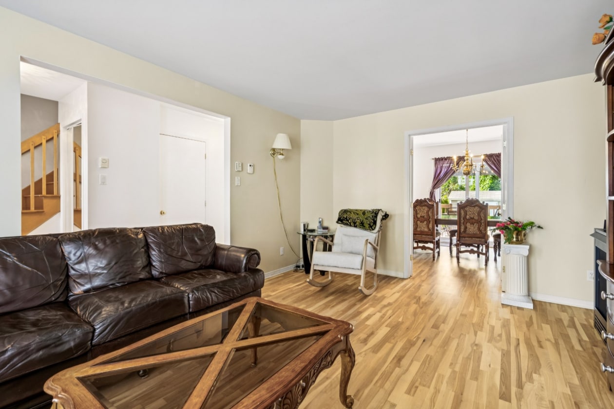 Salon — 150, Rue Joseph-Lalumière, Châteauguay, J6J5Z1, Châteauguay