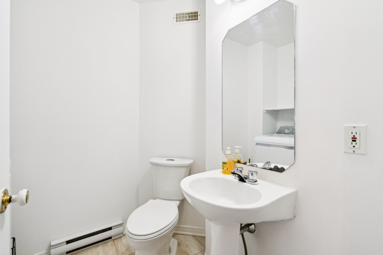 Salle d'eau — 150, Rue Joseph-Lalumière, Châteauguay, J6J5Z1, Châteauguay