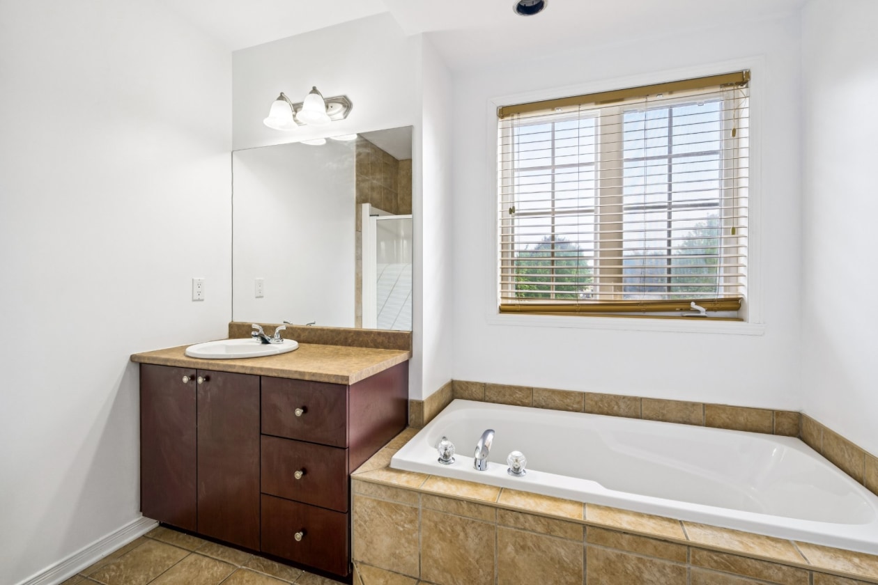 Salle de bains — 150, Rue Joseph-Lalumière, Châteauguay, J6J5Z1, Châteauguay