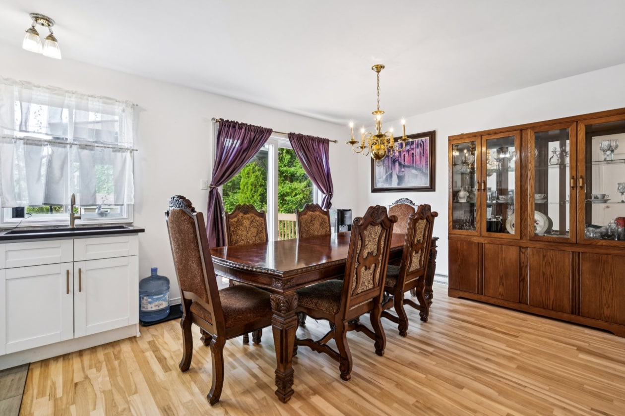 Salle à manger — 150, Rue Joseph-Lalumière, Châteauguay, J6J5Z1, Châteauguay