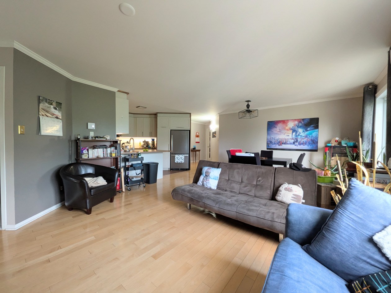 Salon — 307-4310 Rue du Rapide, 307, Lévis, G6X 3S5, Lévis
