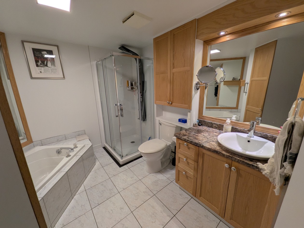 Salle de bains — 307-4310 Rue du Rapide, 307, Lévis, G6X 3S5, Lévis