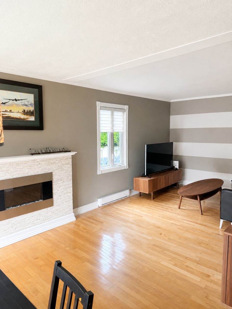 Salon — 2293, Rue d'Ortona, Saguenay (Jonquière), G7S1C5, Saguenay (Jonquière)