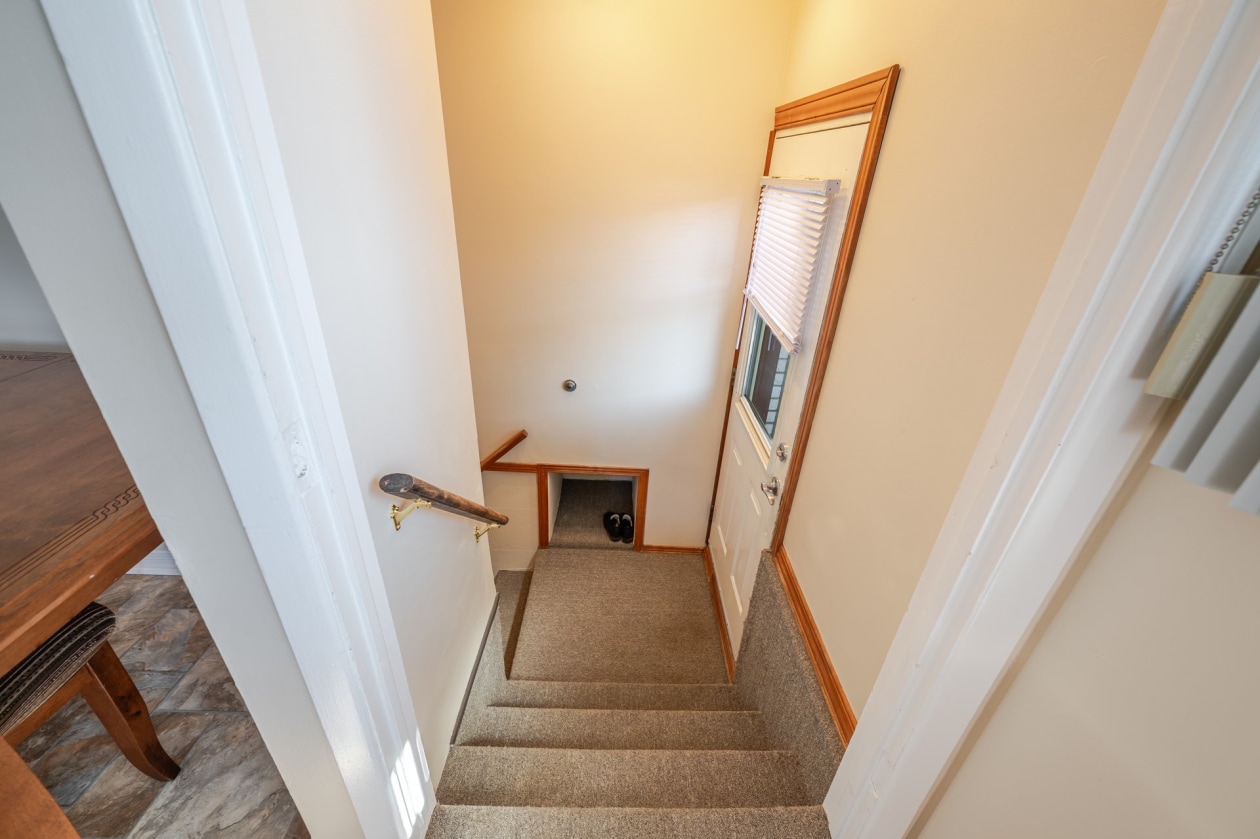 Escalier — 6030, Rue Arthur, Brossard, J4Z1E5, Brossard